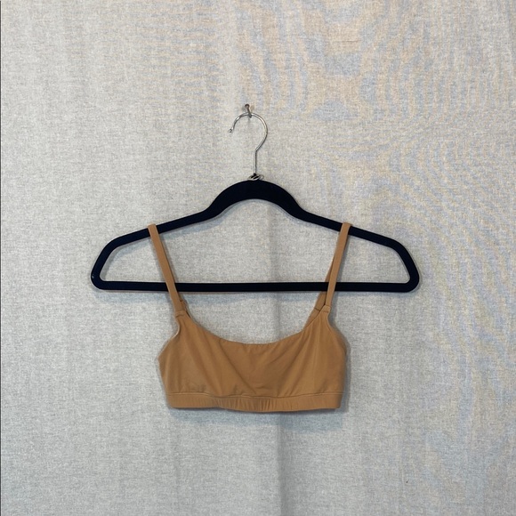 SKIMS Other - SKIMS Scoop Bralette Nude SZ XS LIKE NEW